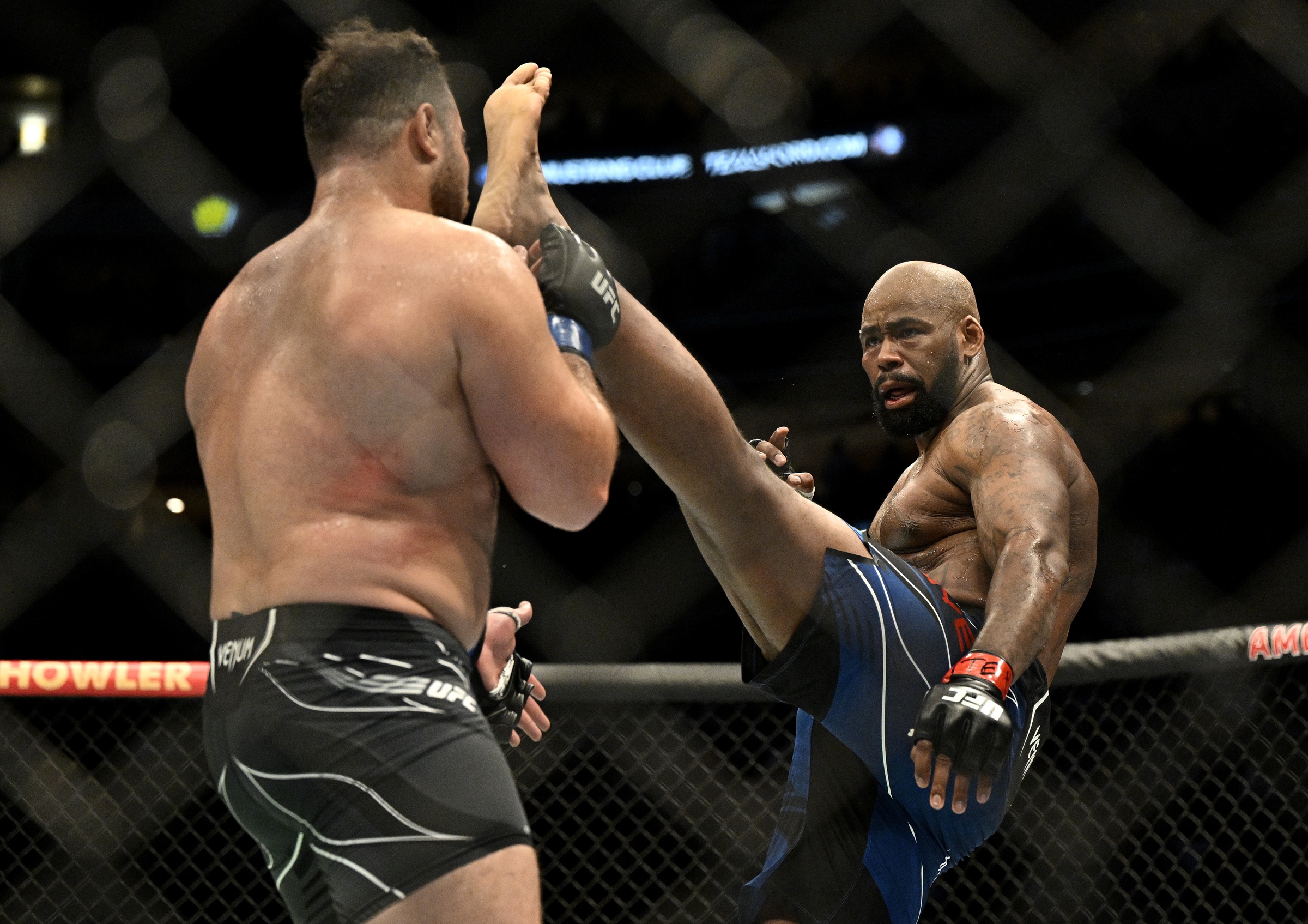 ufc picks Don'Tale Mayes ufc predictions best bet odds