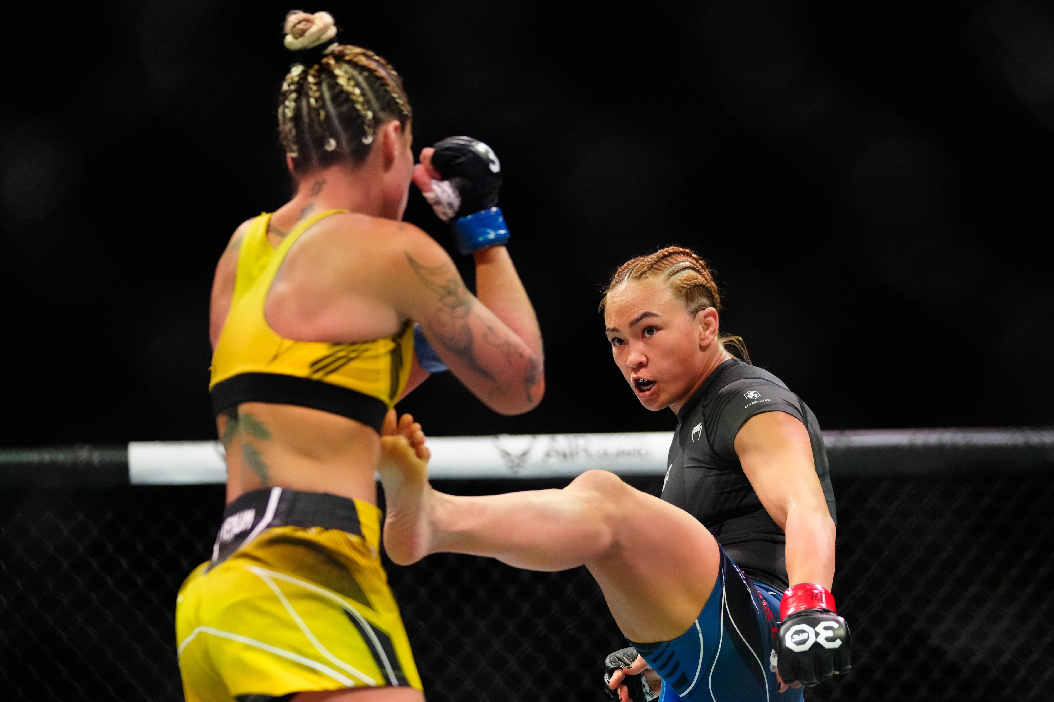 ufc picks Michelle Waterson-Gomez ufc predictions best bet odds