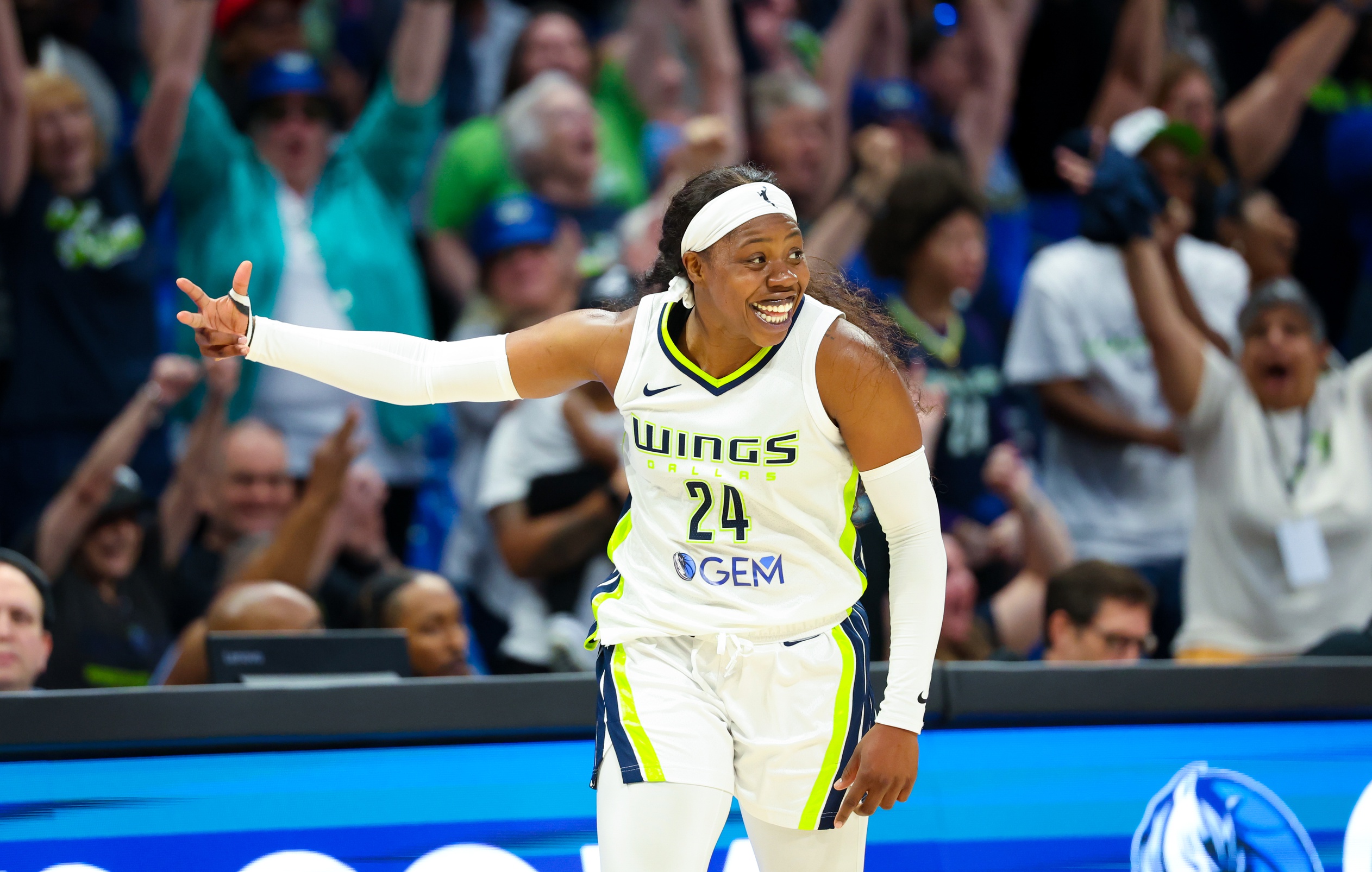 wnba picks Arike Ogunbowale Dallas Wings predictions best bet odds