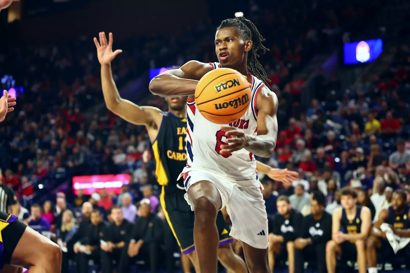 NCAA Basketball predictions and betting odds AJ Lopez Richmond Spiders