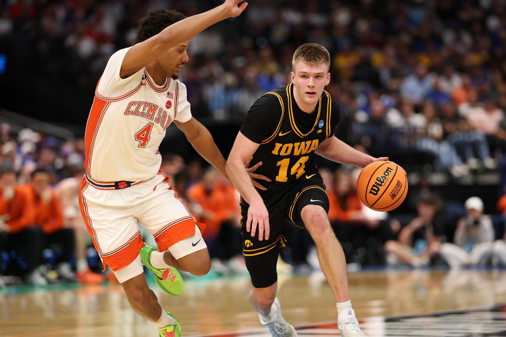 college basketball picks Bennett Stirtz Iowa Hawkeyes predictions best bet odds