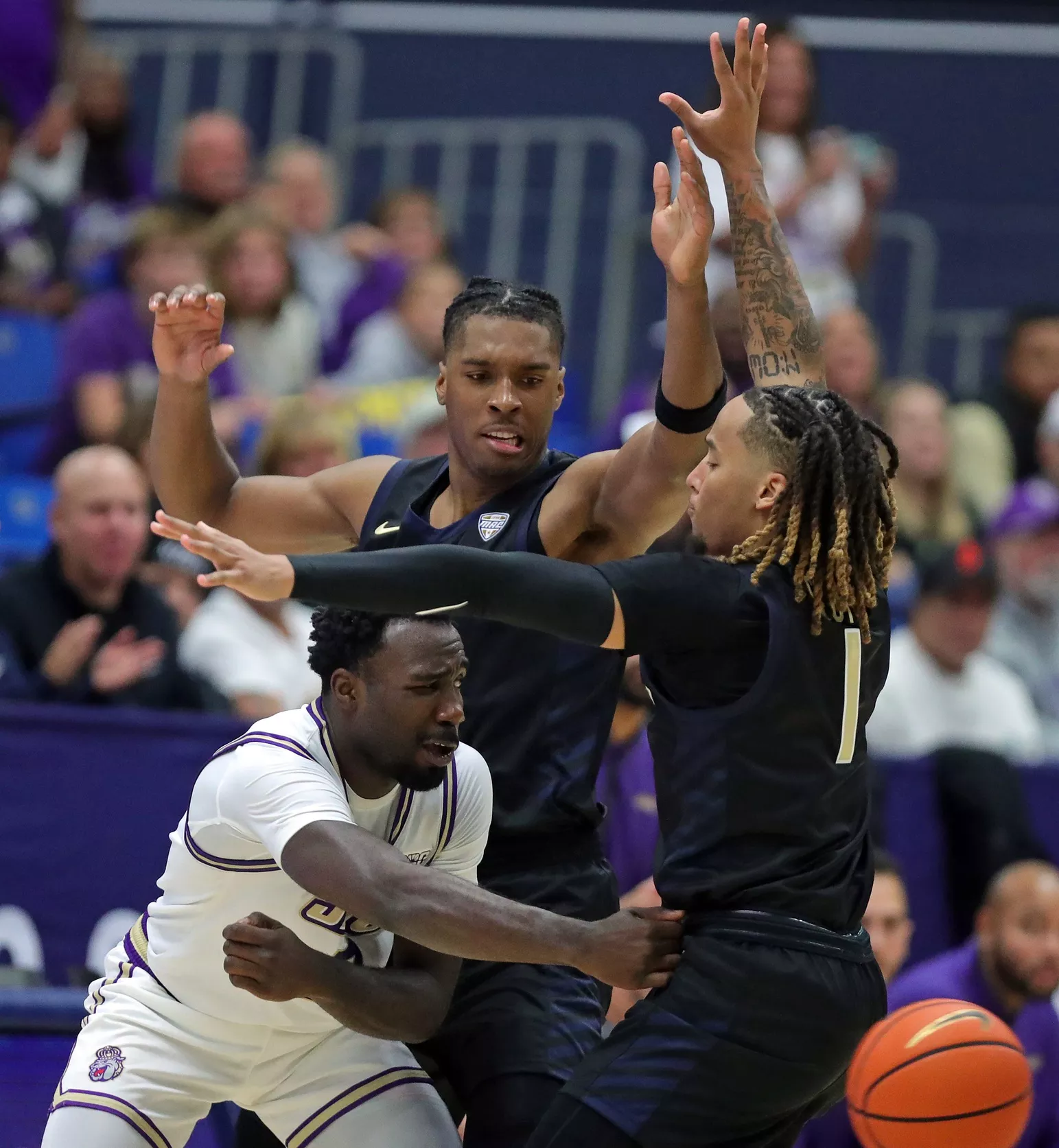 College basketball predictions, best bets and odds for Bradley Douglas and James Madison Dukes