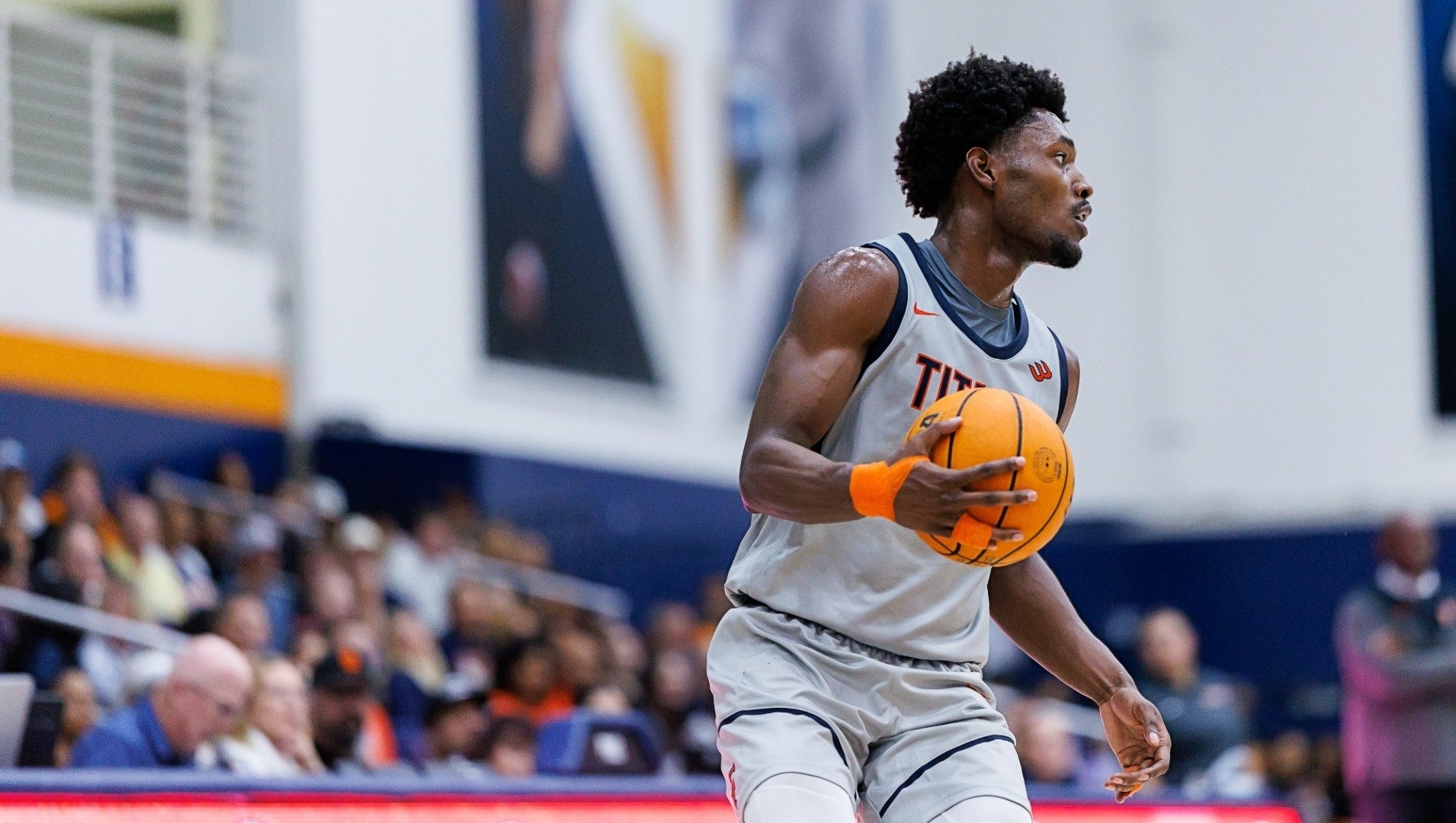 college basketball picks Bryce Cofield CSU Fullerton Titans predictions best bet odds