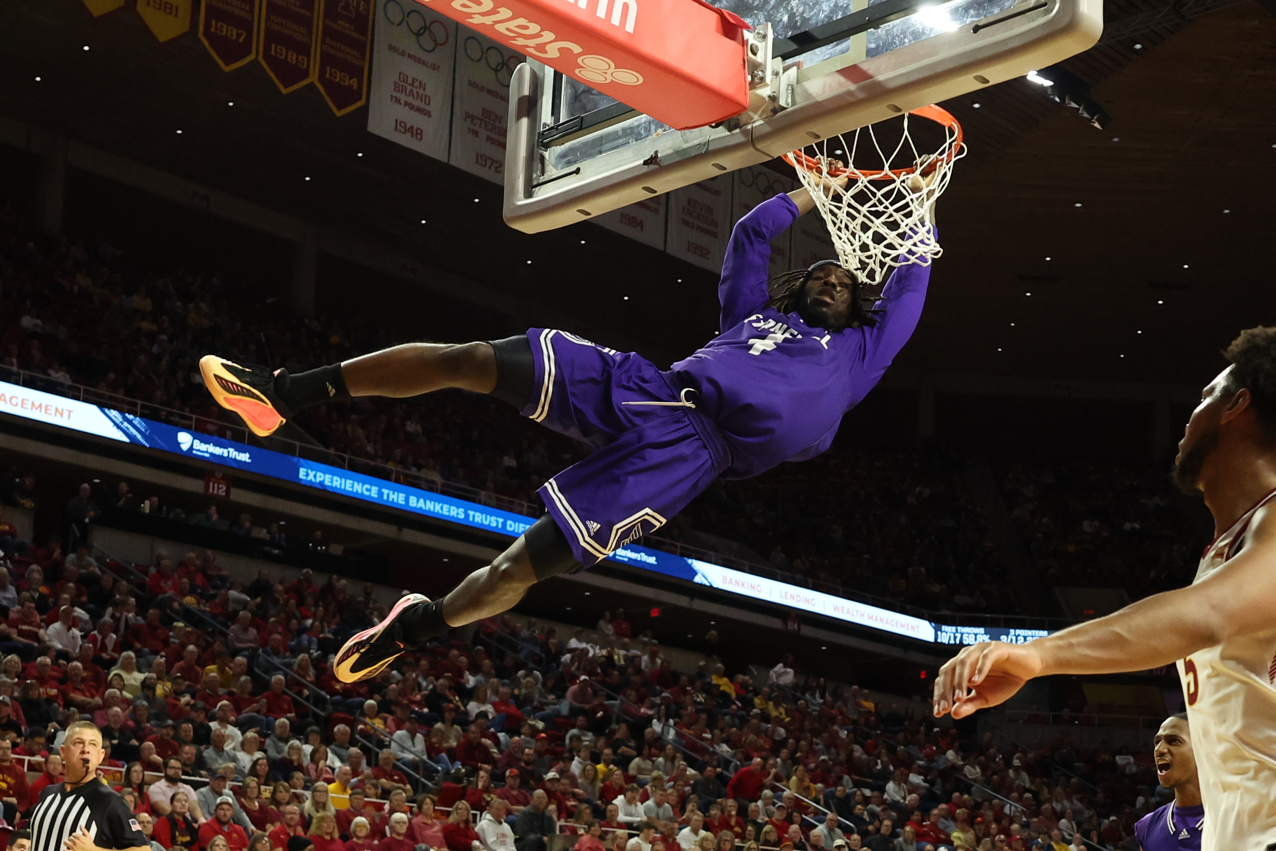 Davante Hackett, Stonehill Skyhawks, College Basketball Predictions and Best Bet Odds