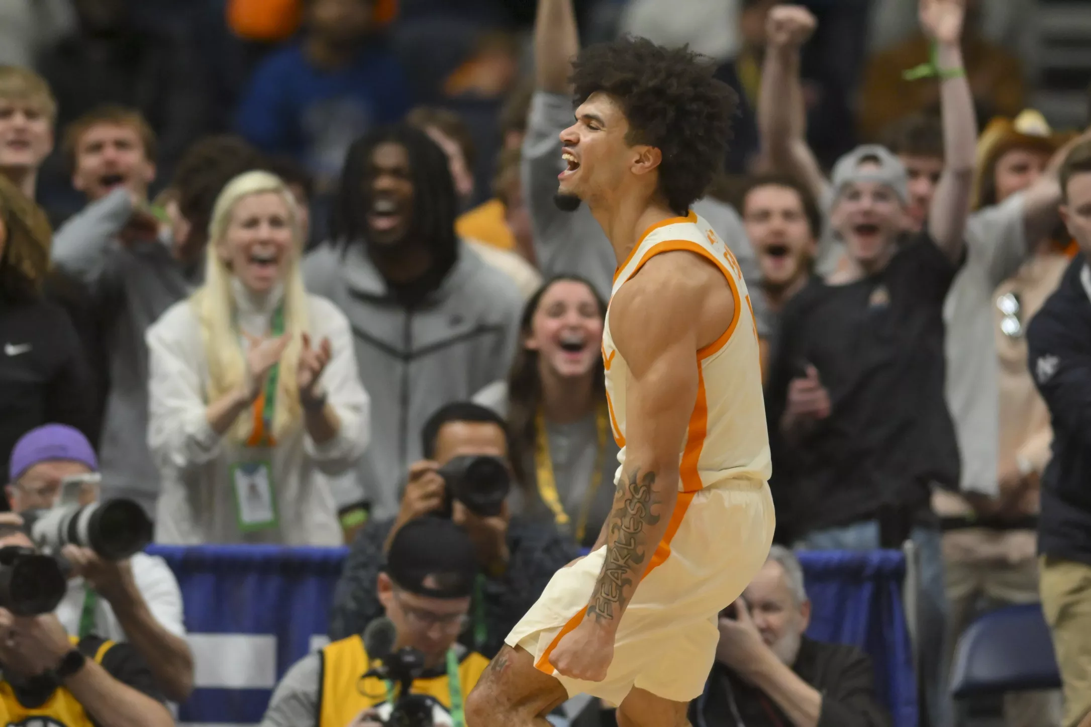 College Basketball Predictions and Odds - JaKobi Gillespie Tennessee Volunteers