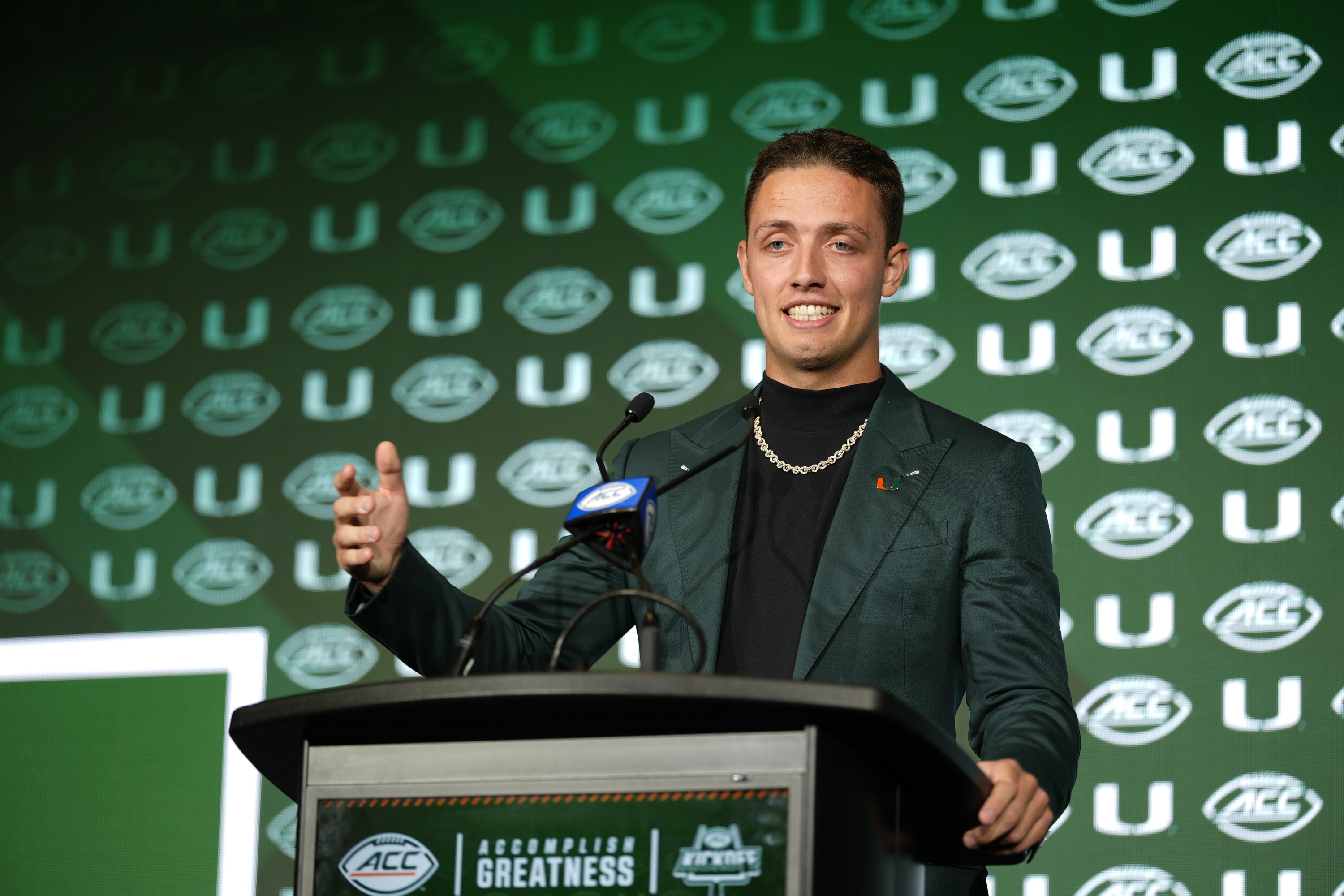 college football picks Carson Beck Miami Hurricanes predictions best bet odds
