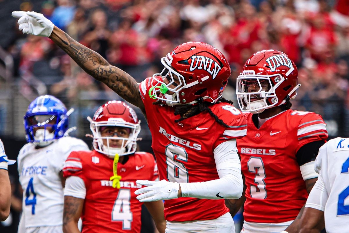 college football picks Jaden Bradley UNLV Rebels predictions best bet odds