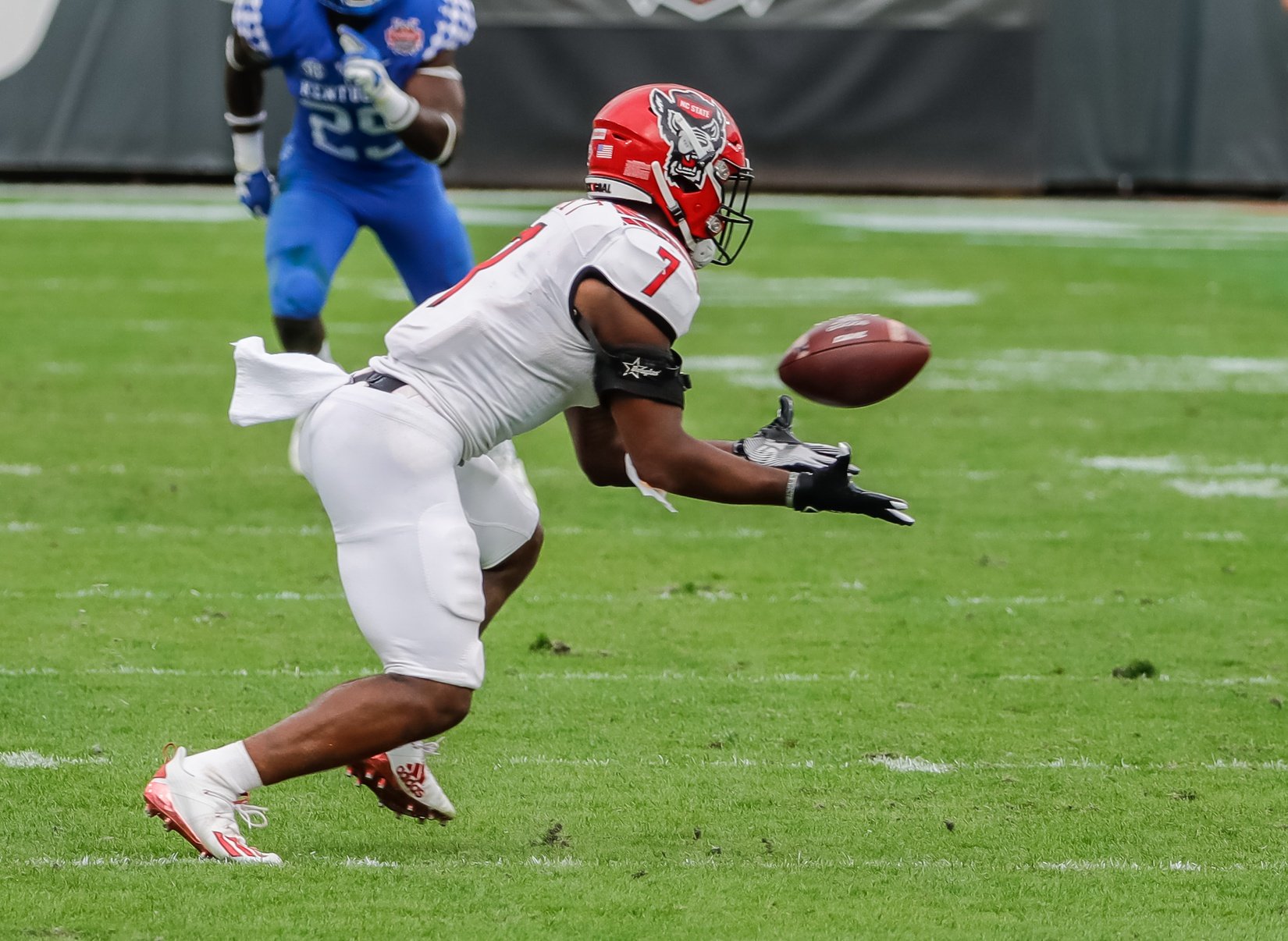 college football picks Zonovan Knight nc state wolfpack predictions best bet odds