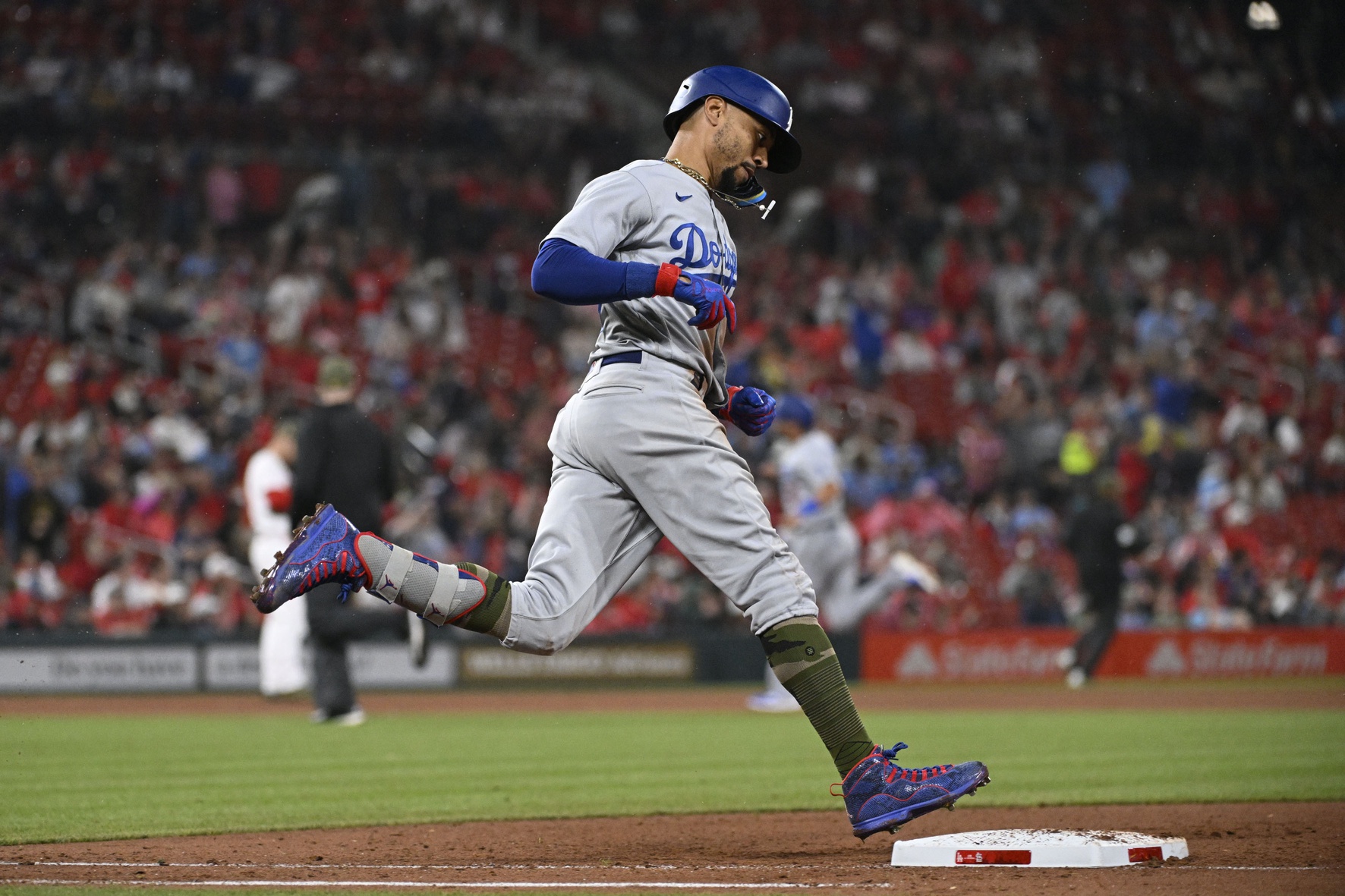 mlb picks Mookie Betts Los Angeles Dodgers predictions best bet odds