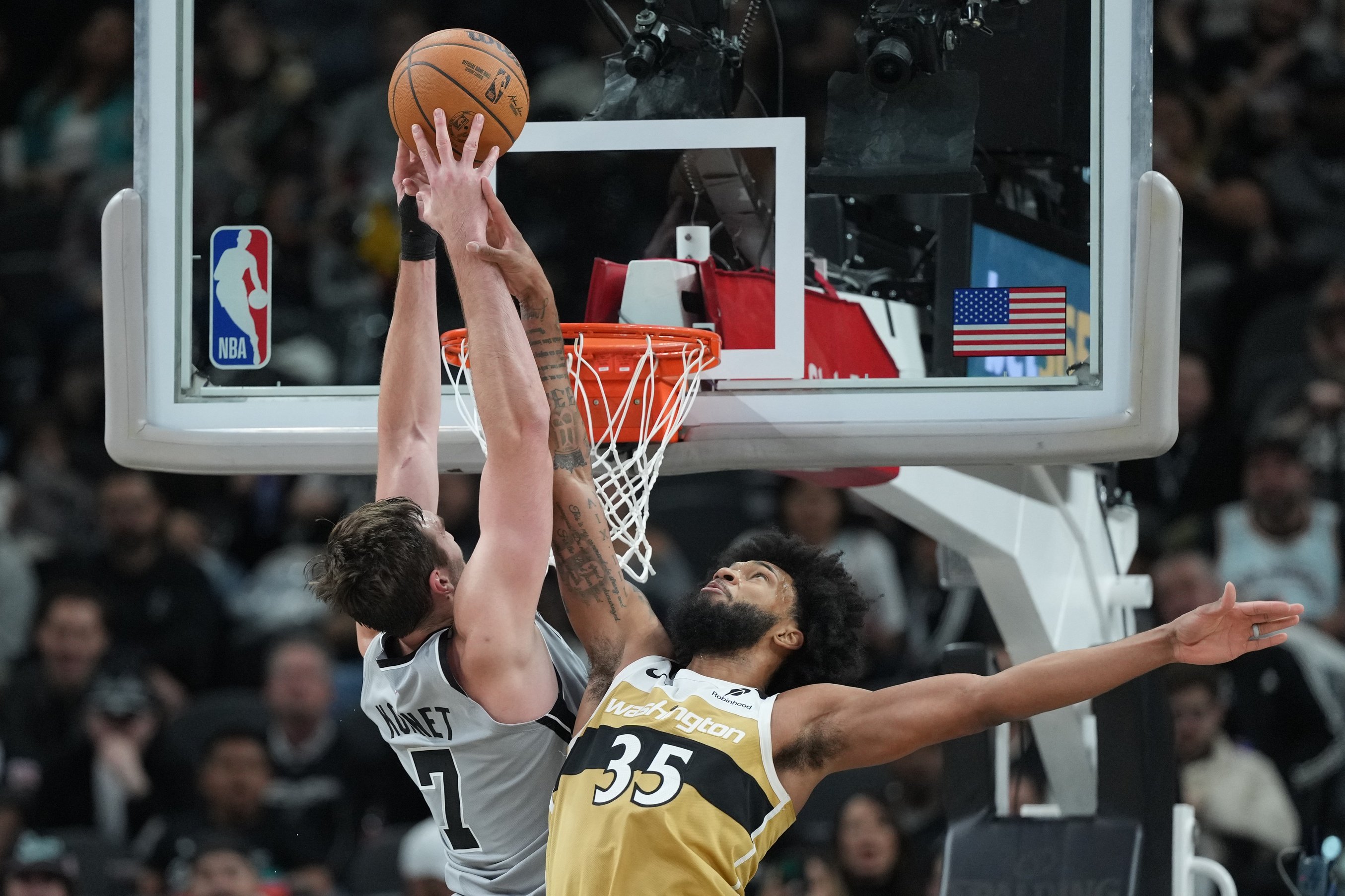 NBA betting Atlanta Hawks season long handicapping vs San Antonio Luke Kornet 