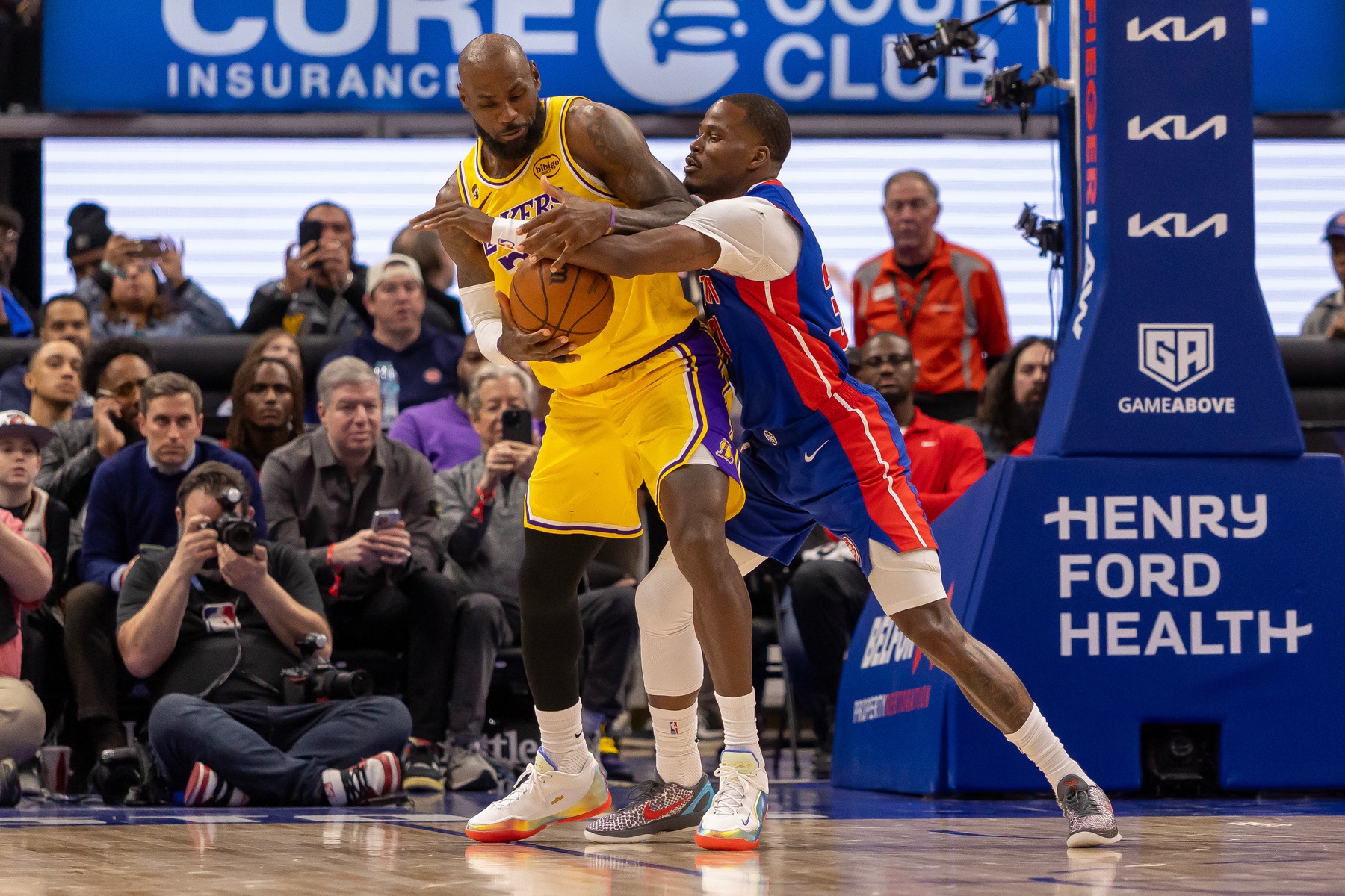 NBA betting trends and expert handicapping LeBron James Los Angeles Lakers