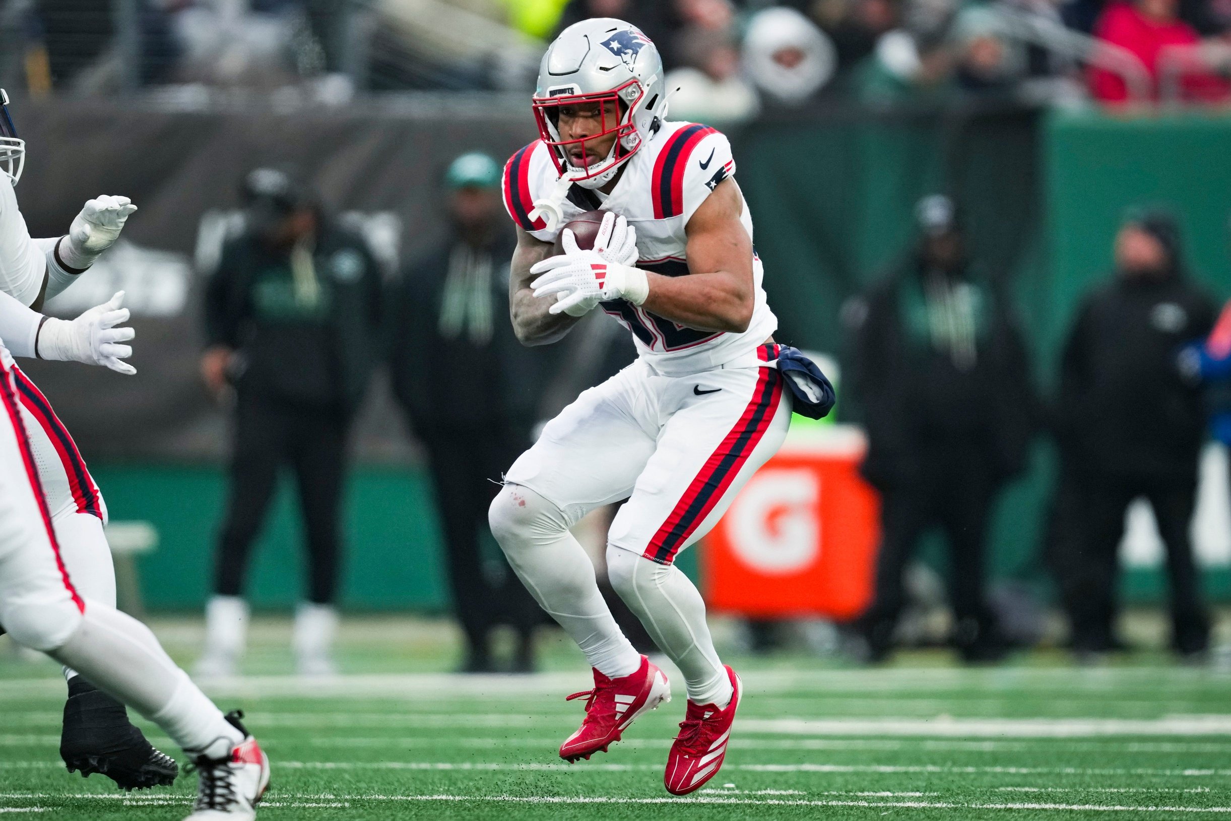 nfl picks TreVeyon Henderson New England Patriots predictions best bet odds