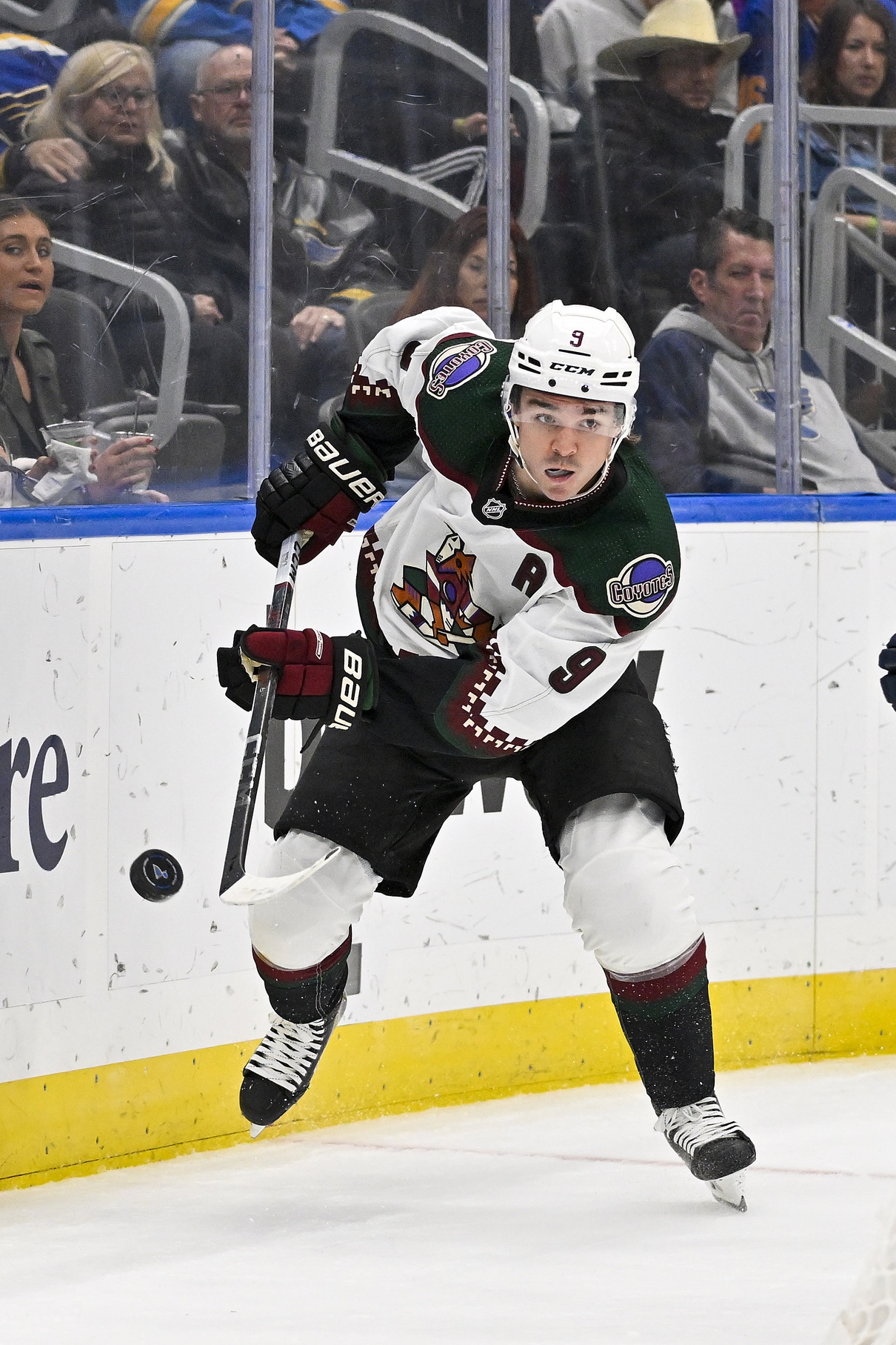 Los Angeles Kings vs Arizona Coyotes Prediction, 11/20/2023 NHL Picks, Best Bets & Odds